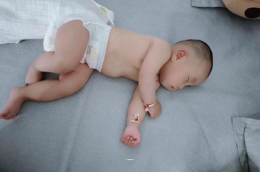 陕西几个月宝宝会抬头